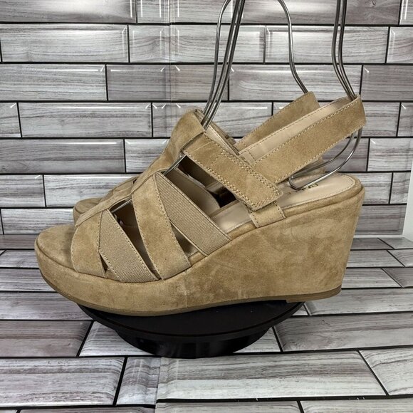 Belle Moda‎ Women's Beige Suede Platform Sandals Shoe Size 7-NEW - Picture 3 of 8